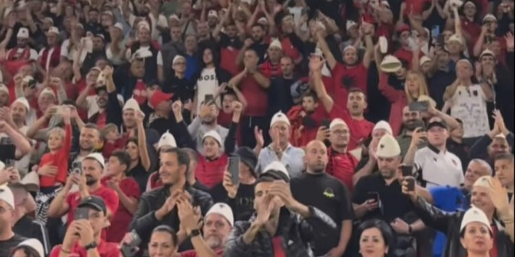 “O sa mirë me ken shqiptar…”! Tifozët më të mirë në tërë botën i kemi NE