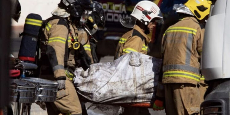 VIDEO/ “Pesë anëtarë të një familjeje janë zhdukur”, tragjedia në klubin e natës, 13 të vdekur nga zjarri