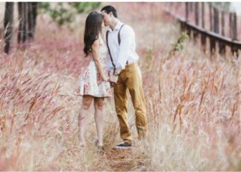 Tre shenjat e Horoskopit që do të dashurohen në tetor