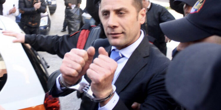 Detajet e fundit/ Kush qëlloi me armë dhe përse u arrestua ish-deputeti Mark Frroku?