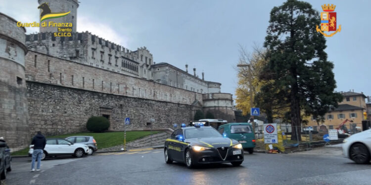 Arrestohen mbi 20 shqiptarë! Çmontohet banda 22 milionë euro