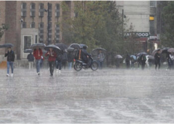 Parashikimi i motit/ Rrebeshe shiu në gjithë vendin, ulen ndjeshëm temperaturat