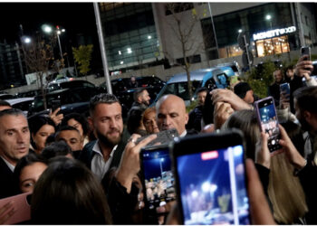 Premiera në Prishtinë, fansja fton Luizin për darkë në shtëpi: E kam si djalin tim