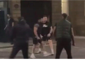 Plas dajaku në Tiranë, grupi i vë pritë 52-vjeçarit, e bëjnë për spital