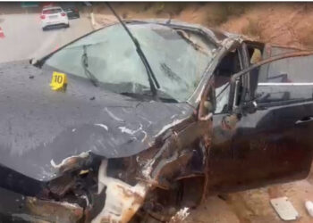 Burrë e grua brenda! Makina përmbyset dhe bëhet copë-copë në Kukës