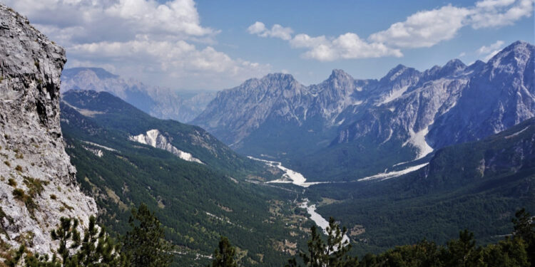 DETAJE/ Vdekja e gjermanes në Shalë, 5 turistët ranë në greminë
