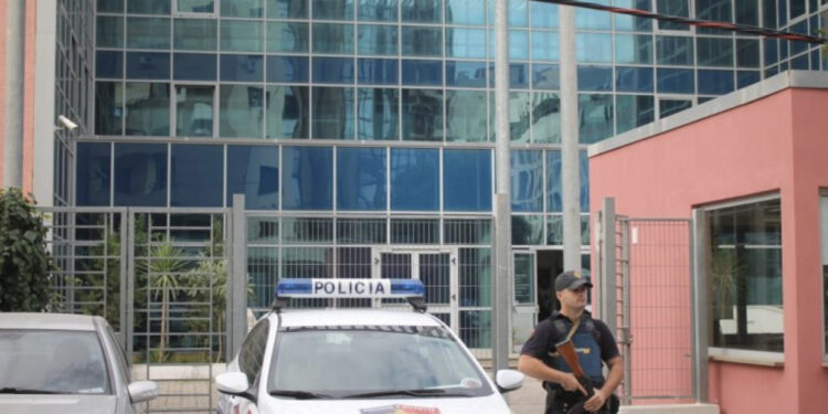 Operacion i madh në disa qytete, 15 urdhër-arreste, arrestohet shefi i komisariatit të Kurbinit