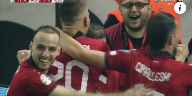 GOOOOO/ Vjen goli i dytë, Taulant Seferi çon topin në rrjetën e çekëve