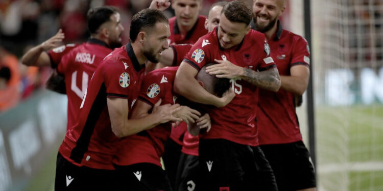 Shifrat në Euro/ Sa fiton kombëtarja, trajneri dhe lojtarët nga kualifikimi?