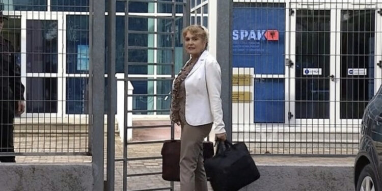 Nga banda e Durrësit tek grabitja e shtëpisë! Kush është avokatja e njohur e Berishës?