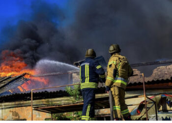 Rusia sulmon Khersonin, dhjetëra të plagosur, mes tyre nëna me foshnjën
