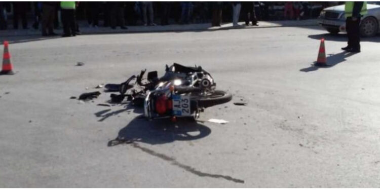 Aksident në Roskovec, një person në gjendje të rëndë, niset drejt spitalit