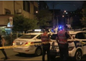 Plagosje në Fier, 16-vjeçarit i fusin thikën në mes të qytetit