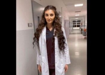 Vdes papritur infermierja, la pas dy vajza, njërën 2 vjeçe e tjetrën 2 muajshe