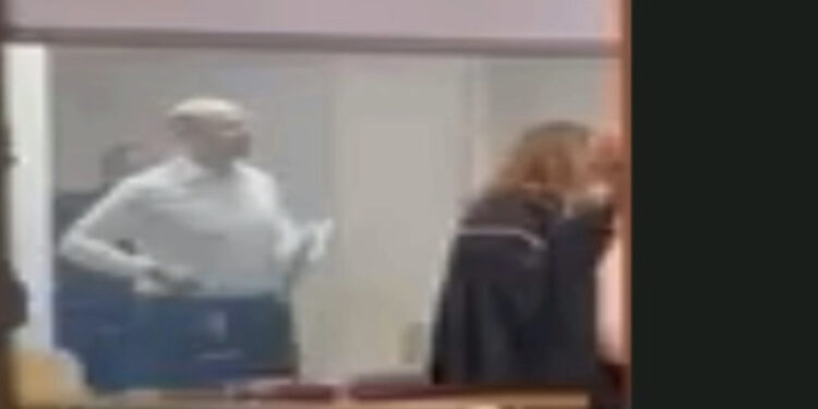 Del për herë të parë fotoja e dhëndrit të Berishës në gjyq