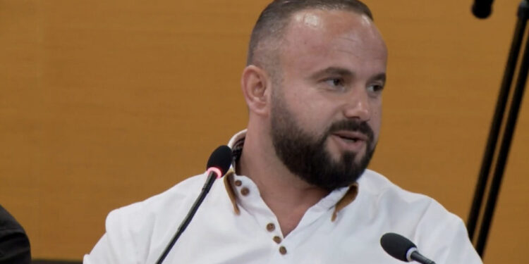 Rama largohet! Ndërtuesi: Veliaj zvarrit lejet, heshtje nga frika, do iki nga Shqipëria