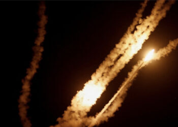 Hamasi nuk bën hapa pas, lëshon 150 raketa drejt Tel Avivit