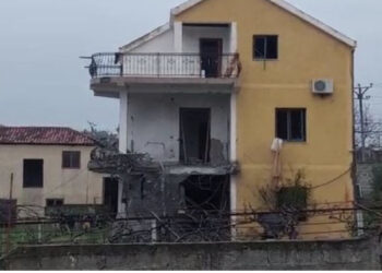 Hakmarrje e vjetër? Djali vrau “pilotin”! Babait i vihet tritol