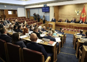 Ikën Abazoviç/ Zgjidhet qeveria e re e Malit të Zi