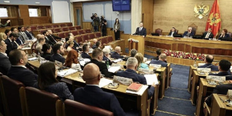 Ikën Abazoviç/ Zgjidhet qeveria e re e Malit të Zi