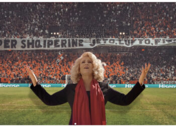 “Mora fjalë”, Shkurte Fejza këndon sonte në “Air Albania” një zëri me tifozët