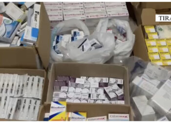 “Mbushën” Shqipërinë me ilaçe kontrabandë! 16 të arrestuar, 50 mijë Euro mall