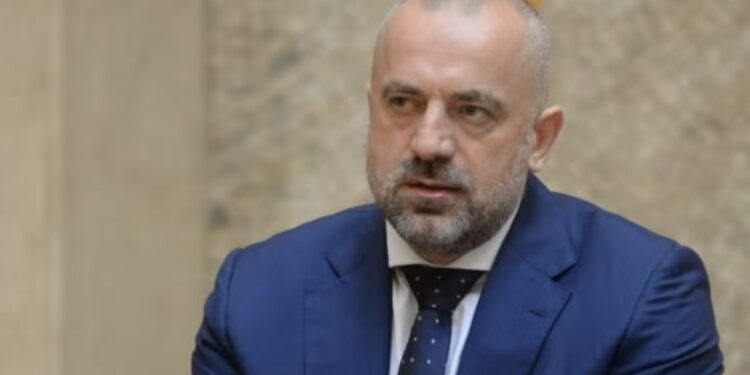 Milan Radojiçiç lirohet nga burgu, i ndalohet hyrja në Kosovë