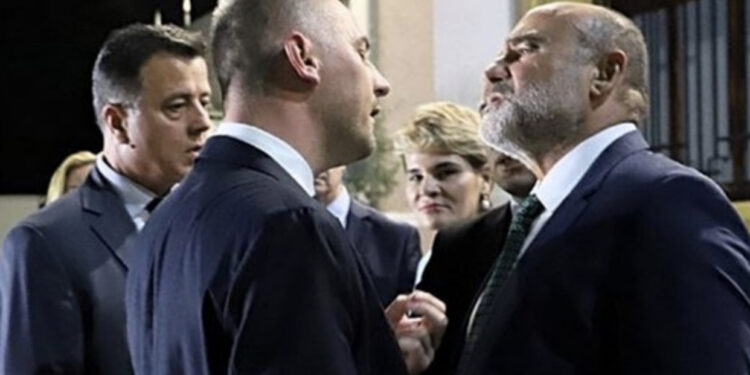 Deputeti i PD-së pendohet për grushtet me socialistin: Nuk më nderon…