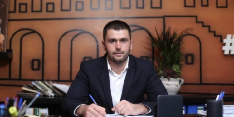 Kryebashkiaku i Rrogozhinës në SPAK, zgjidhet gjyqtarja që do vendosë mbi kërkesën e prokurorisë për Edison Memollën