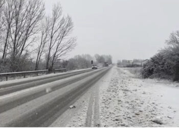 Situata fundit/ Festë kuqezi dhe dëborë! Ku janë rrugët me probleme? 