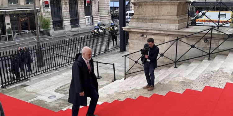 Rama mbërrin në Forumin e Paqes në Paris, fokusi te lufta Izrael-Hamas