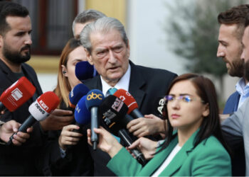 “Deputetët si “Tarzani”! Berisha: SPAK-u nuk më ka njoftuar për t’u paraqitur