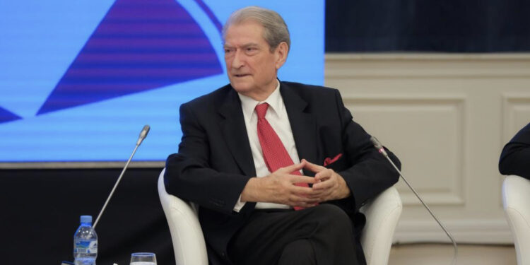 “Buxheti miratohet në klube bakllavaje”, Berisha: Aksioni i opozitës, qëndresë pa kthim