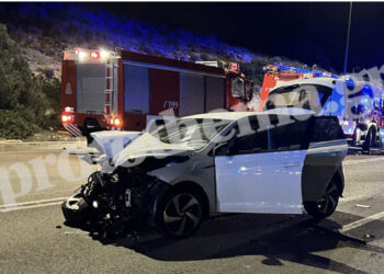 FOTO/ Makinat bëhen copë- copë, 2 të vdekur, mes tyre një vajzë shqiptare