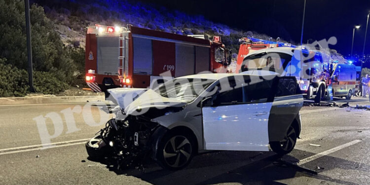 FOTO/ Makinat bëhen copë- copë, 2 të vdekur, mes tyre një vajzë shqiptare
