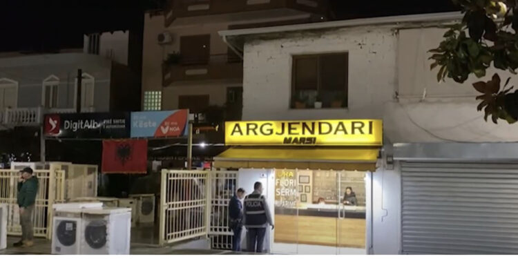 “Duart lart se ju vramë”! Pistoletën drejt kokës, si u grabit floriri në Kamëz?