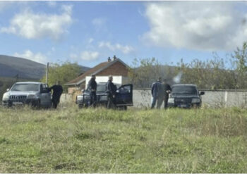 “Rrethohet” nga agjentët! “Specialja” bastis shtëpinë e ish-kryetarit