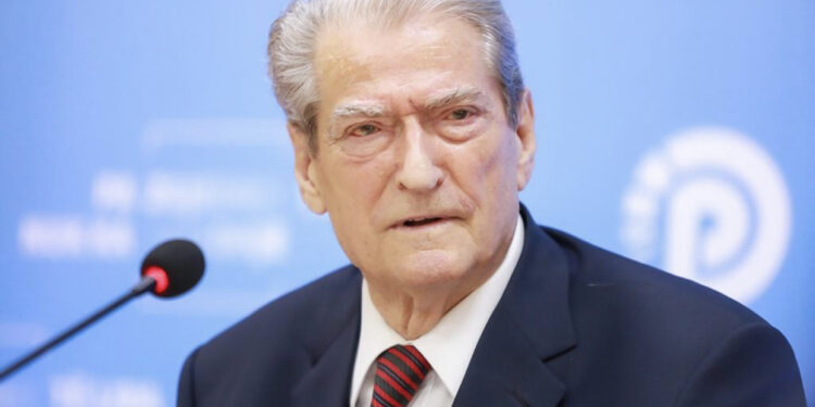 E FUNDIT/ GJKKO i dërgon shkresë Kuvendit, kërkon marrjen në pyetje të Sali Berishës