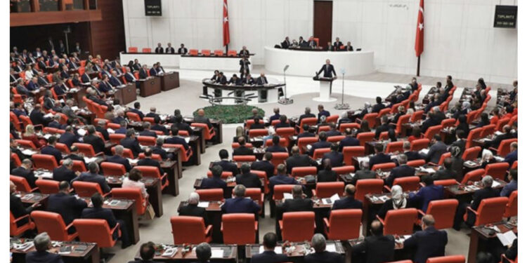 Mbështesin Izraelin, parlamenti turk bojkoton produktet e Coca Cola dhe Nestle