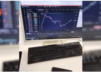 Goditen 2 Call Centera në Tiranë/ Mashtronin të huajt për investime në tregje fiktive, 8 të arrestuar