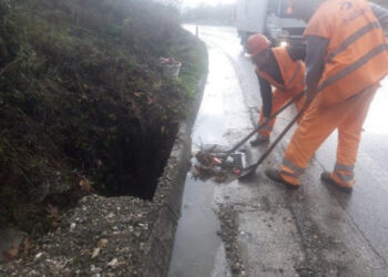 Stuhia në vend, ARRSH: Vështirësi në qarkullim në autostradën Tiranë-Durrës dhe Rrogozhinë-Plepa