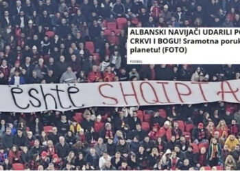 “Zoti është shqiptar”, banderola në “Air Albania” tërbon serbët: Mesazh i turpshëm
