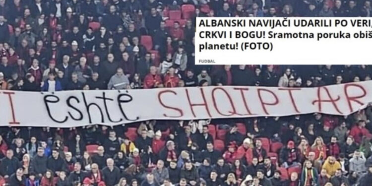 “Zoti është shqiptar”, banderola në “Air Albania” tërbon serbët: Mesazh i turpshëm