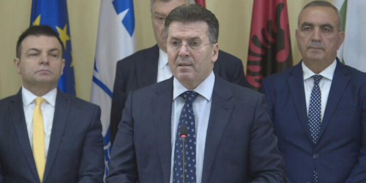 Aleatët propozojnë formulën e bashkimit: Berisha e Basha t’i thërrasin mendjes!