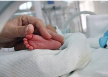 E rëndë në Tiranë! Foshnja braktiset në bodrumin e pallatit