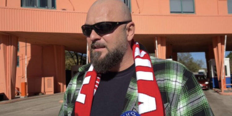 VIDEO/ Ndeshja me Ishujt Faroe, qindra shqiptarë nga Maqedonia e Veriut vijnë për të mbështetur kombëtaren