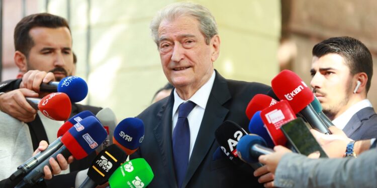 Berisha nga kryesia e Kuvendit: U votova nga mbi 600 mijë shqiptarë. Të dalë një burrë tjetër dhe të marrë 600 mijë vota në këtë vend, pa i vjedhur siç i vjedh Rama