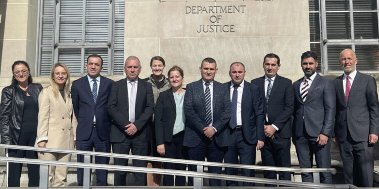 Shefi i SPAK-ut merr “porositë” në SHBA për të goditur korrupsionin