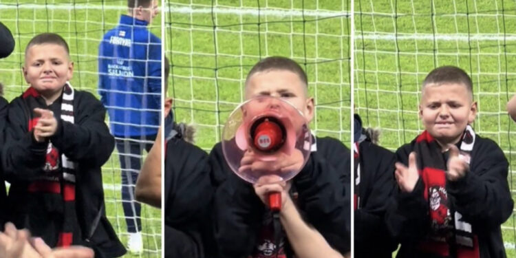 Emocionuese! Djali i heroit Afrim Bunjaku thërret emrin e babait me tifozët në “Air Albania”