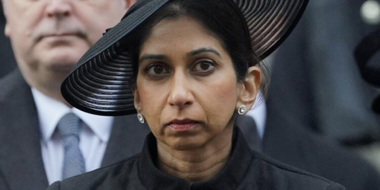 Rishi Sunak shkarkon Suella Braverman nga posti i sekretares së Brendshme që ofendoi shqiptarët